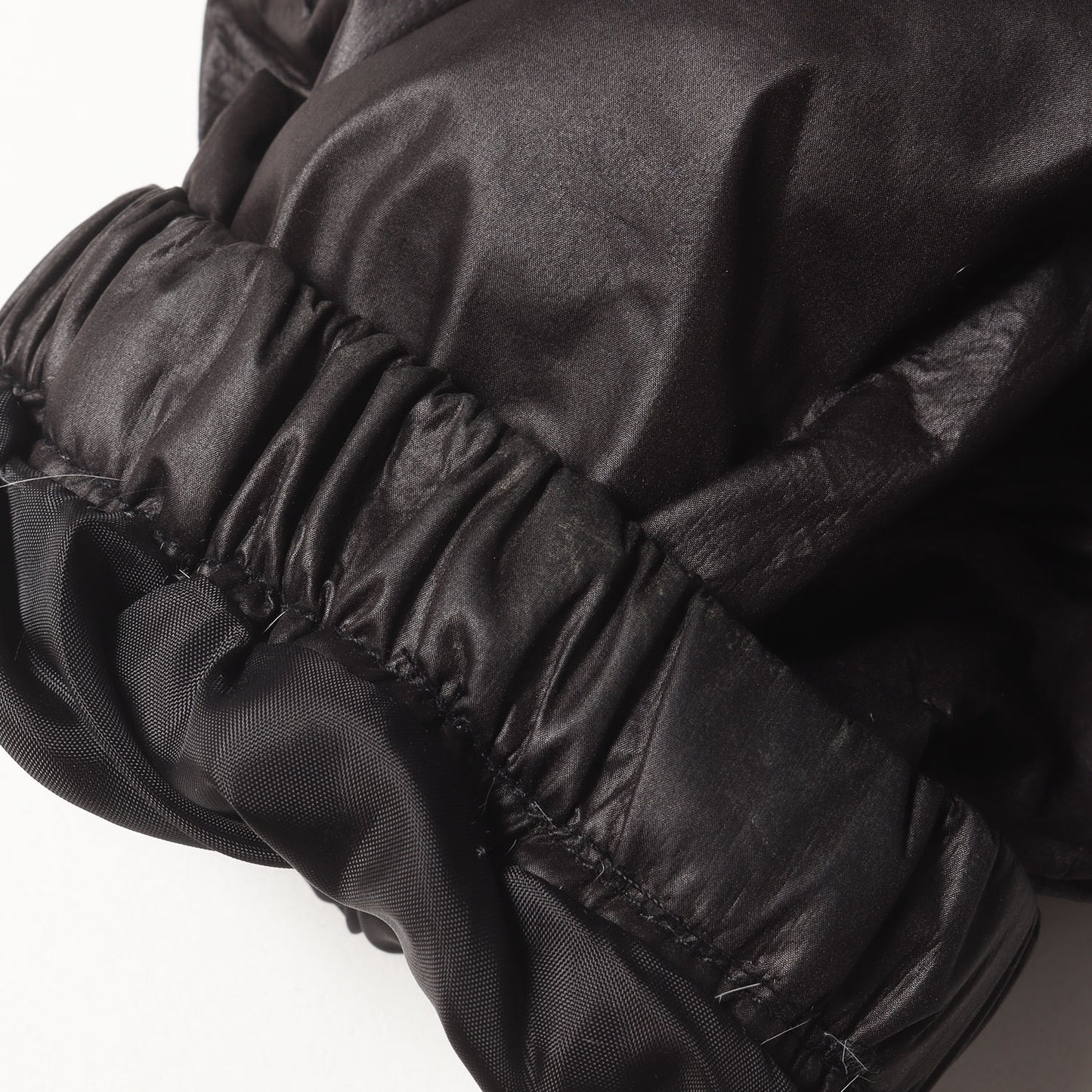 Hロゴ エンボスモノグラム フルジップ ダウンジャケット (MONOGRAM PUFFER JACKET)