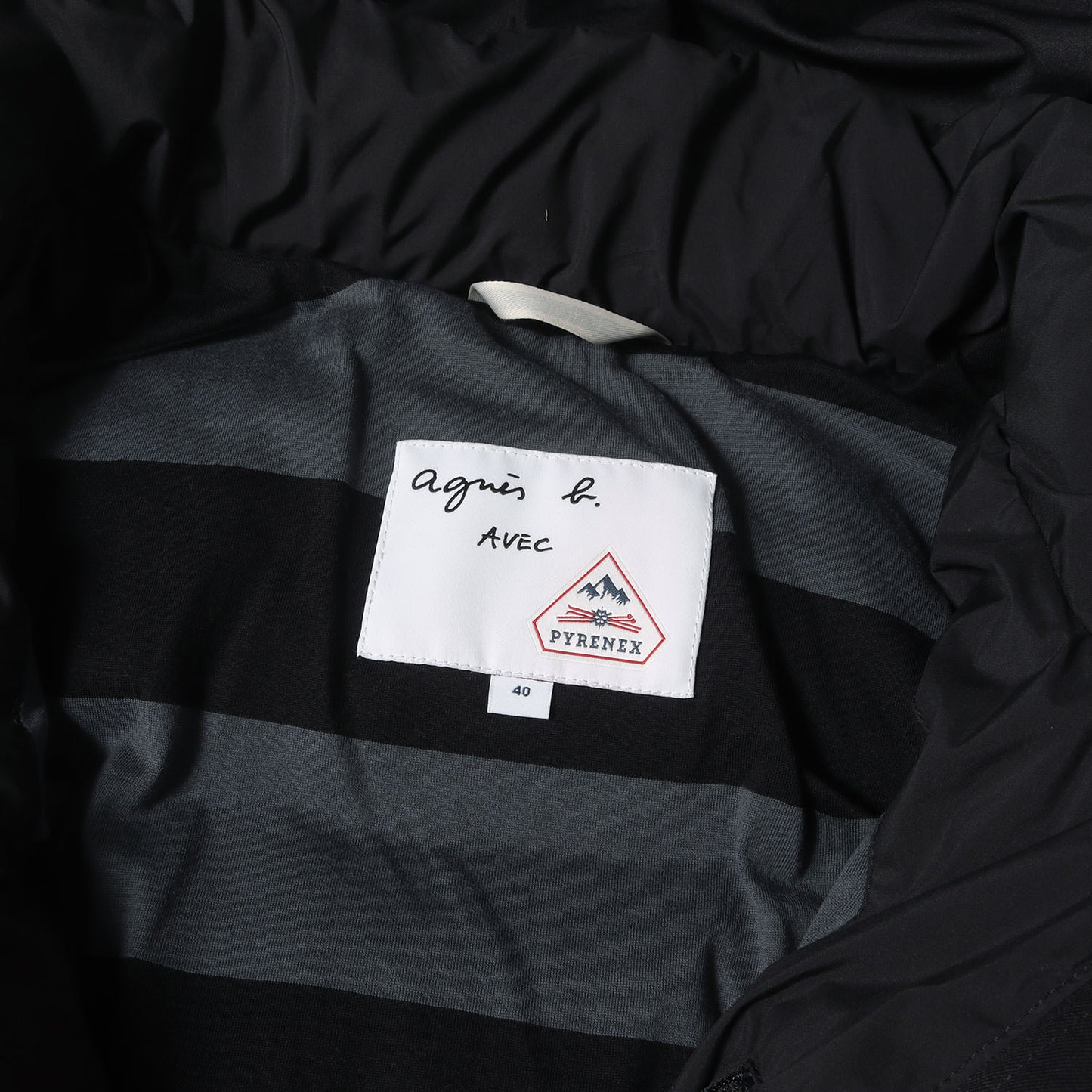 ×agnes b. 裏地ボーダー ストレッチシェル フーデッド フルジップ ダウンジャケット (DOUDOUNE ASPIN)