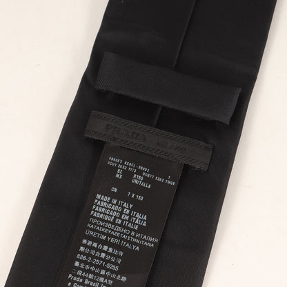 [近年モデル] トライアングルロゴプレート付き ナイロン ギャバジン ネクタイ / イタリア製 UCR77 S202 1WQG