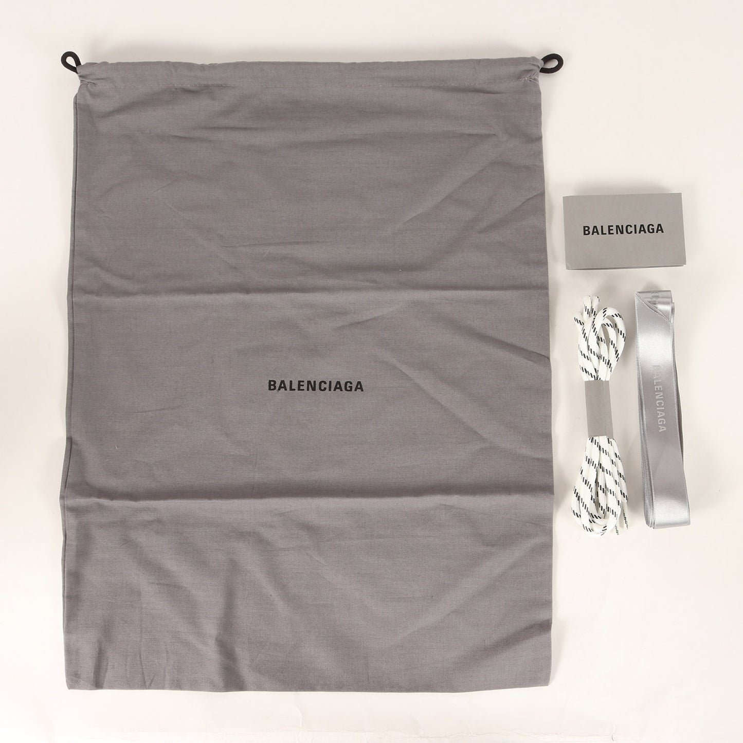 [初期カラー] トリプルS ダッドスニーカー (TRIPLE S SNEAKER) 553883