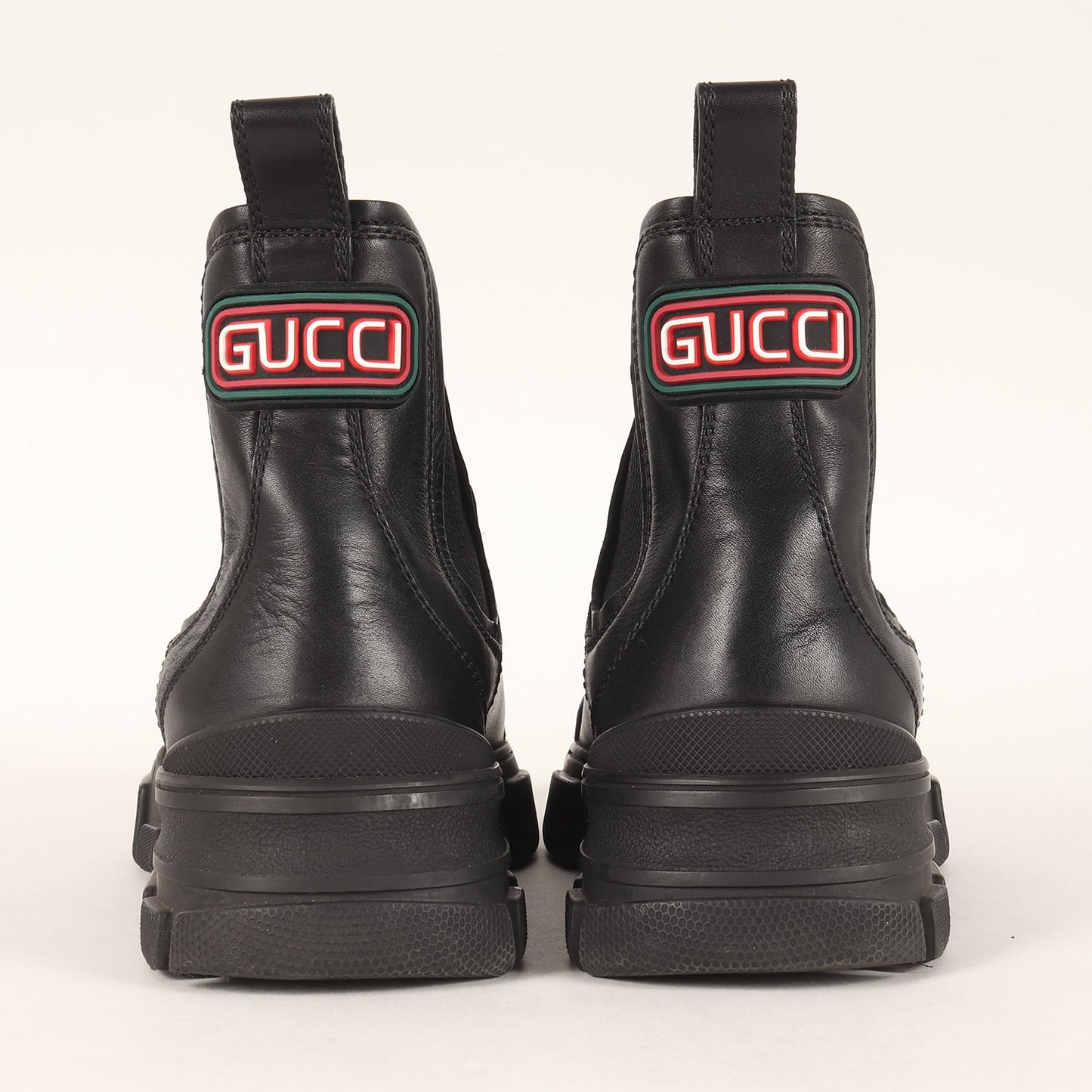 ラバーロゴパッチ レザー サイドゴア ブーツ (LEON CHELSEA BOOTS WITH EMBOSSED LOGO)