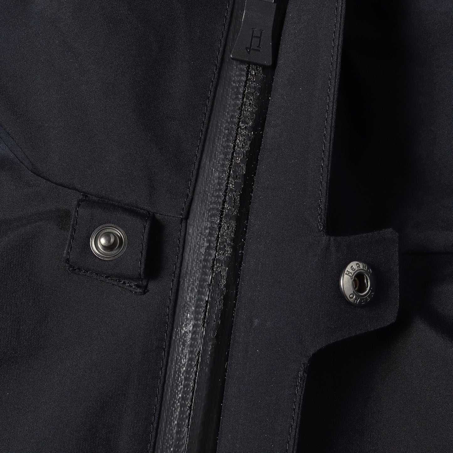 GORE-TEX 止水ジップ フーデッド ナイロン ジャケット / HERNO Laminar GI013UL-11107-9290