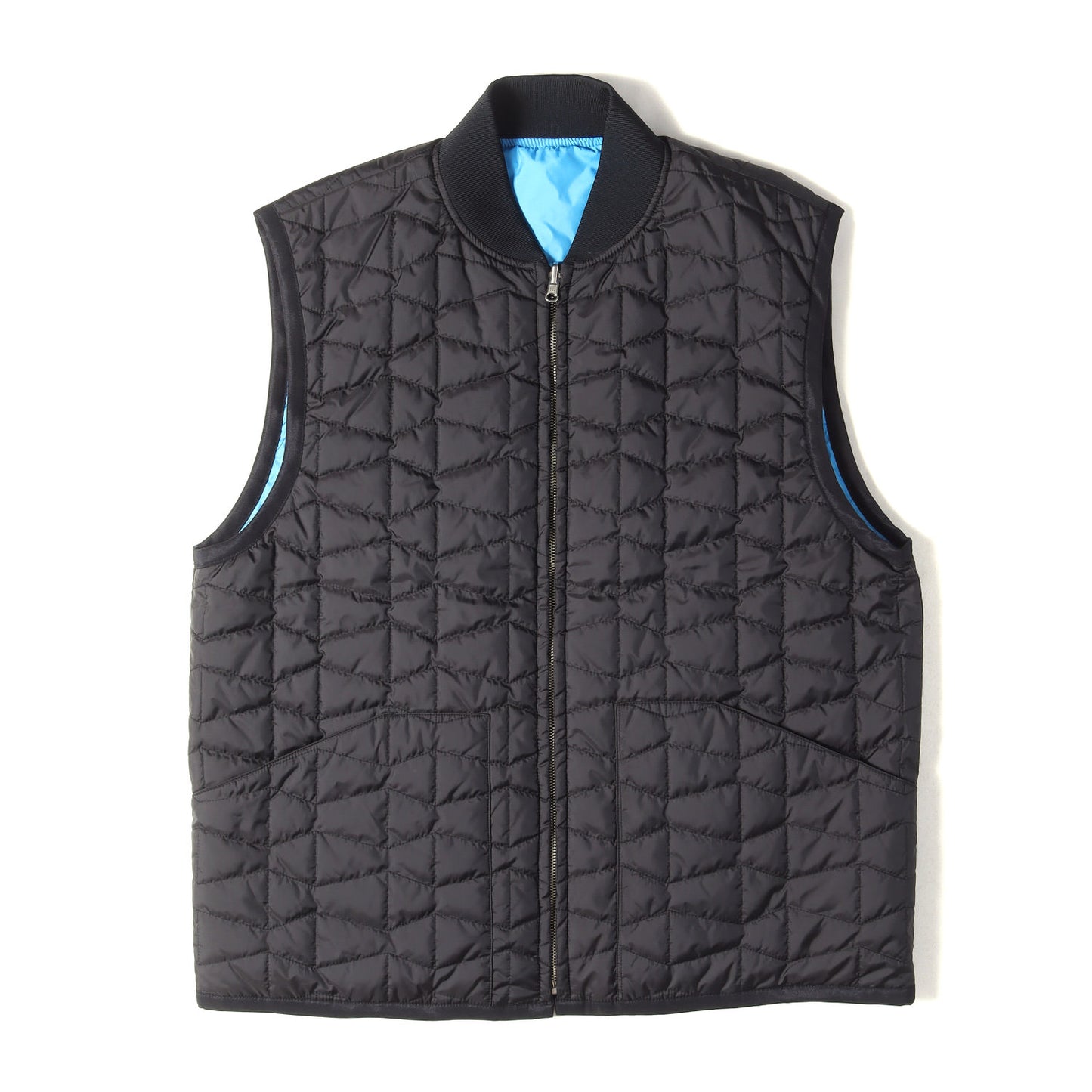 グラフィック刺繍 キルティング フルジップ リバーシブル 中綿 ベスト (QUILTED PUFF REVERSIBLE VEST)