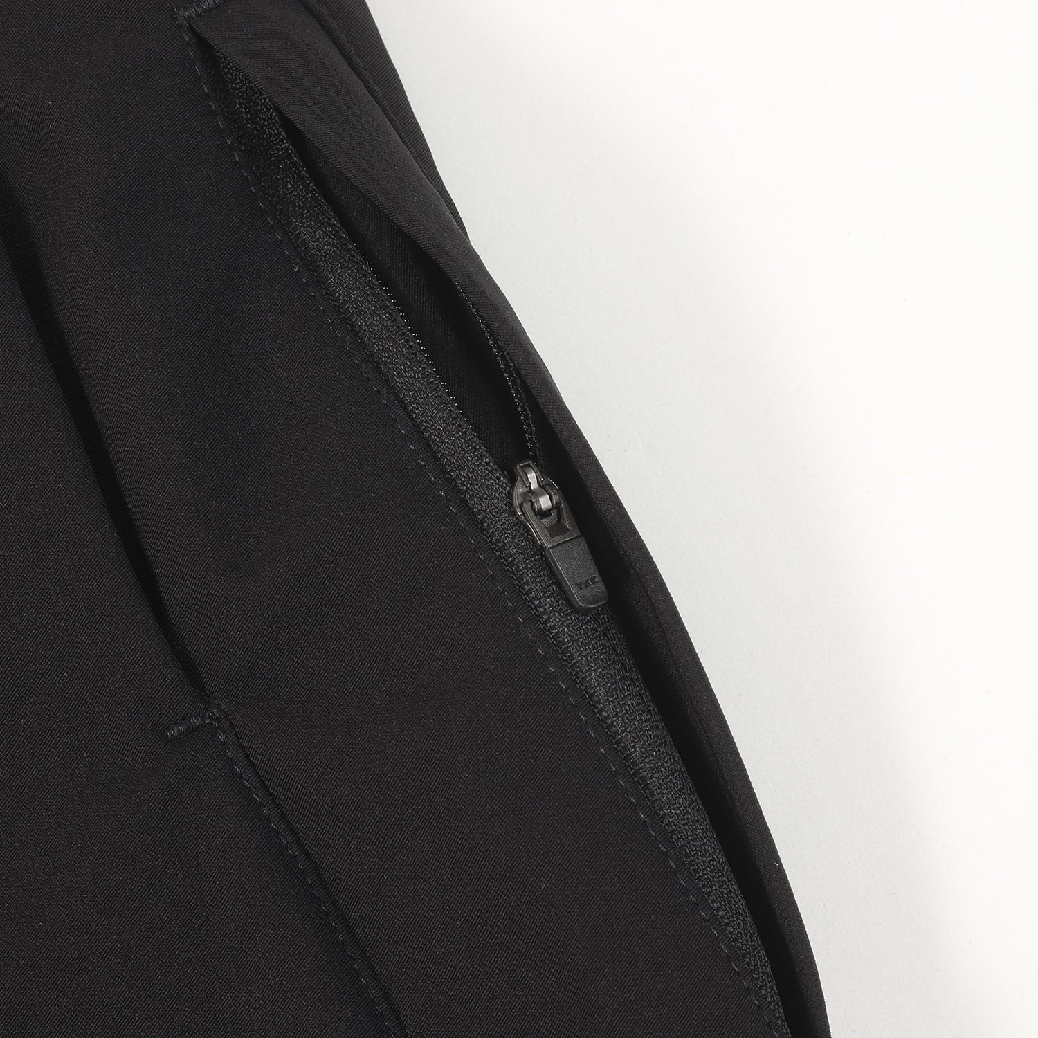 ACRONYM (アクロニウム) ストレッチシェル ワイド テーパード パンツ