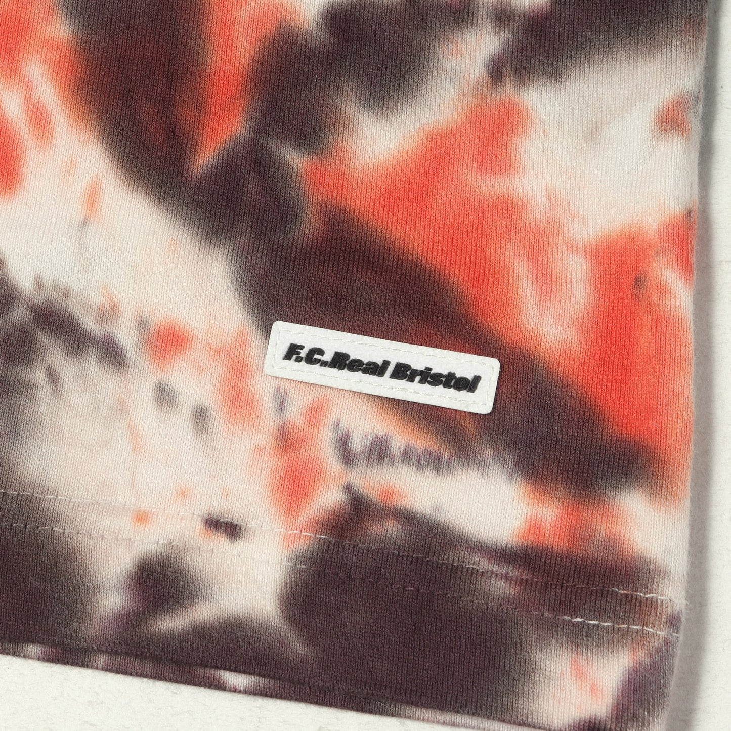 Bristolロゴプリント タイダイ染め クルーネック Tシャツ (RELAX FIT TIEDYE AUTHNETIC LOGO TEE)