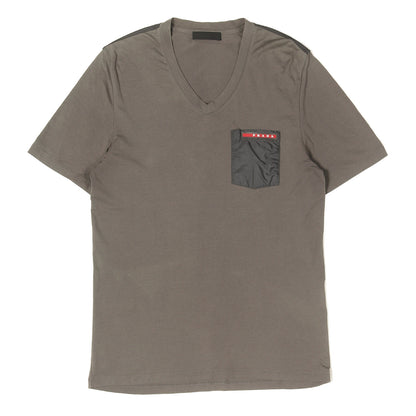 ラバーパッチ付き ポケット Vネック Tシャツ (SJM994 R151)