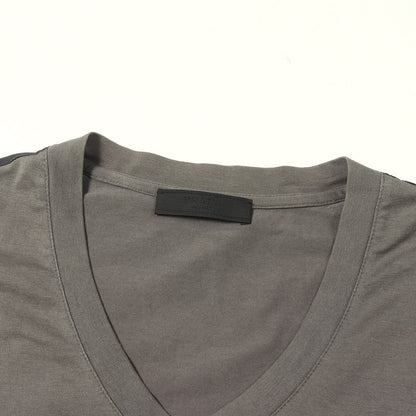 ラバーパッチ付き ポケット Vネック Tシャツ (SJM994 R151)