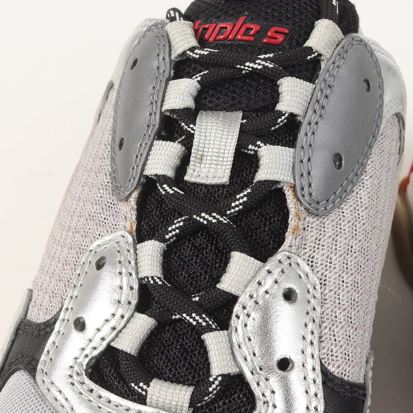 トリプルS 汚し加工 ダッドスニーカー (TRIPLE S SNEAKER / 512175）