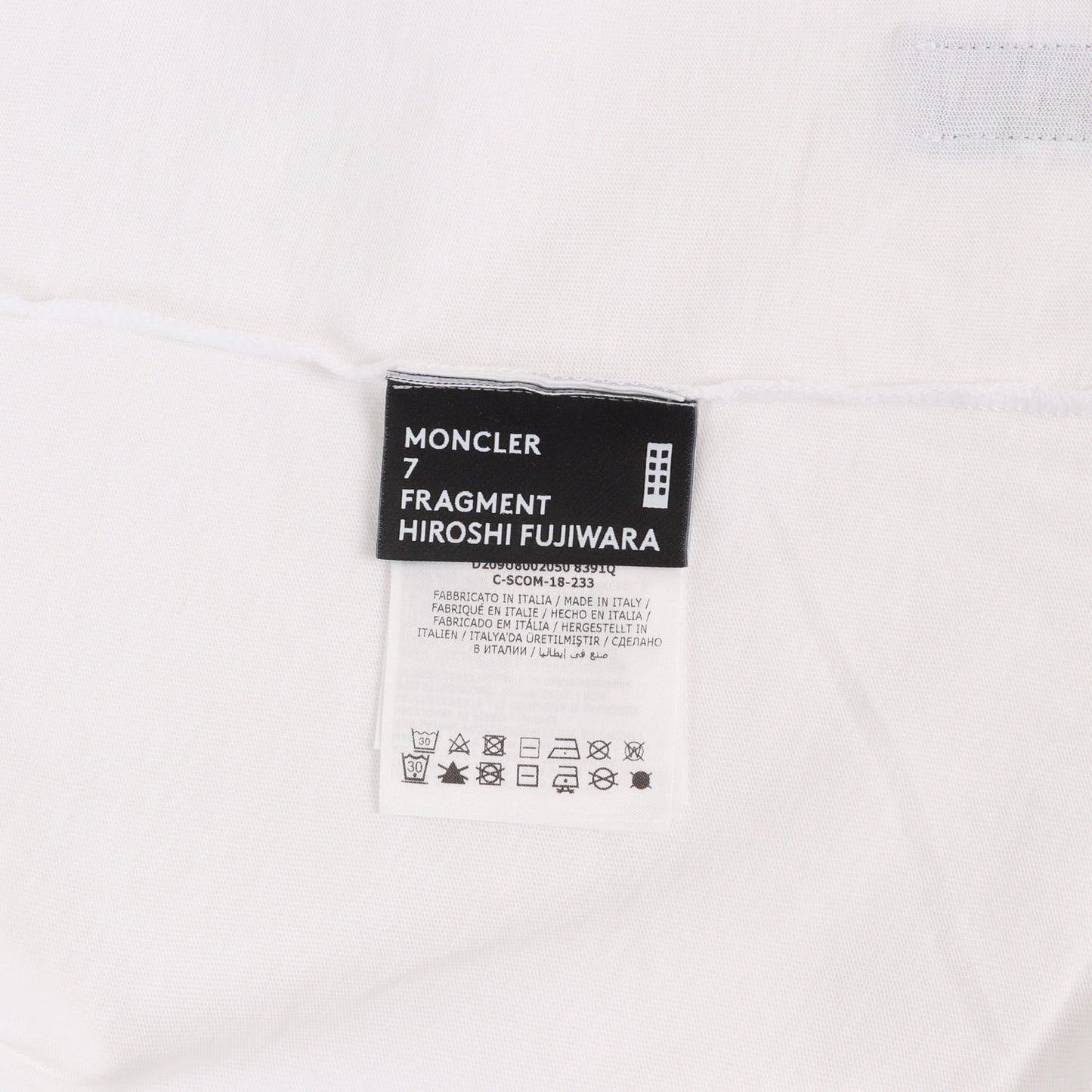 [MONCLER GENIUS] ×fragment design バックステージパス グラフィック Tシャツ (MAGLIA T-SHIRT)