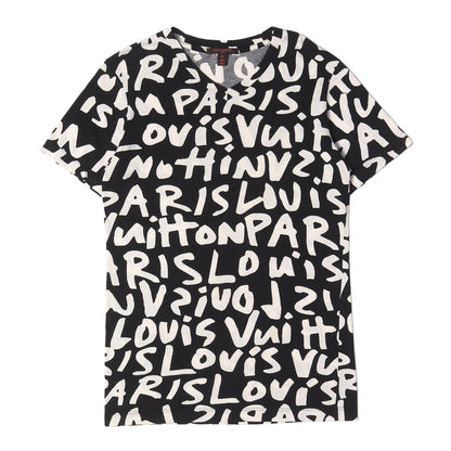 スティーブン スプラウス モノグラム グラフィティ Vネック Tシャツ