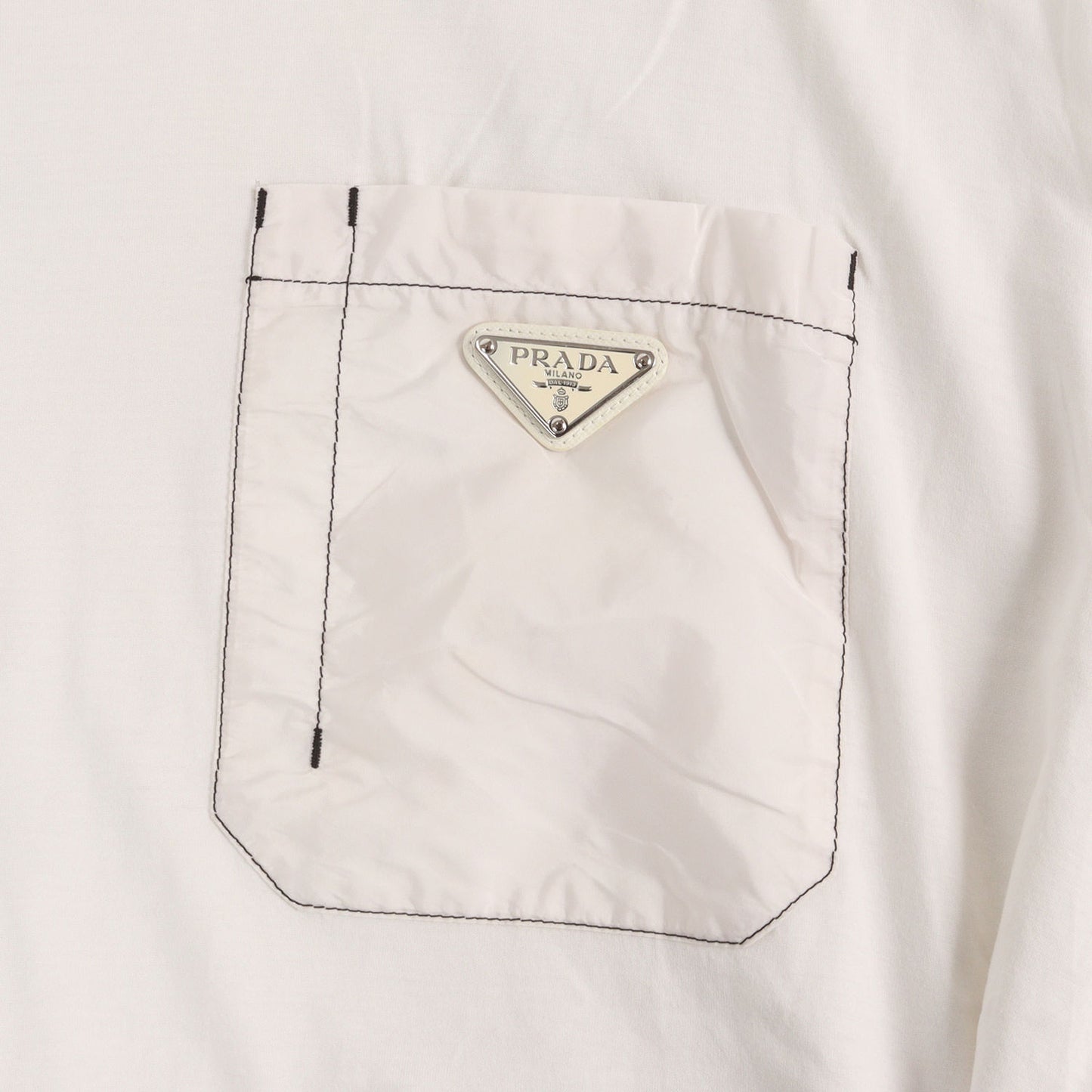 21SS トライアングルロゴプレート付き ナイロンポケット Tシャツ(UJN790 S221 10D3)