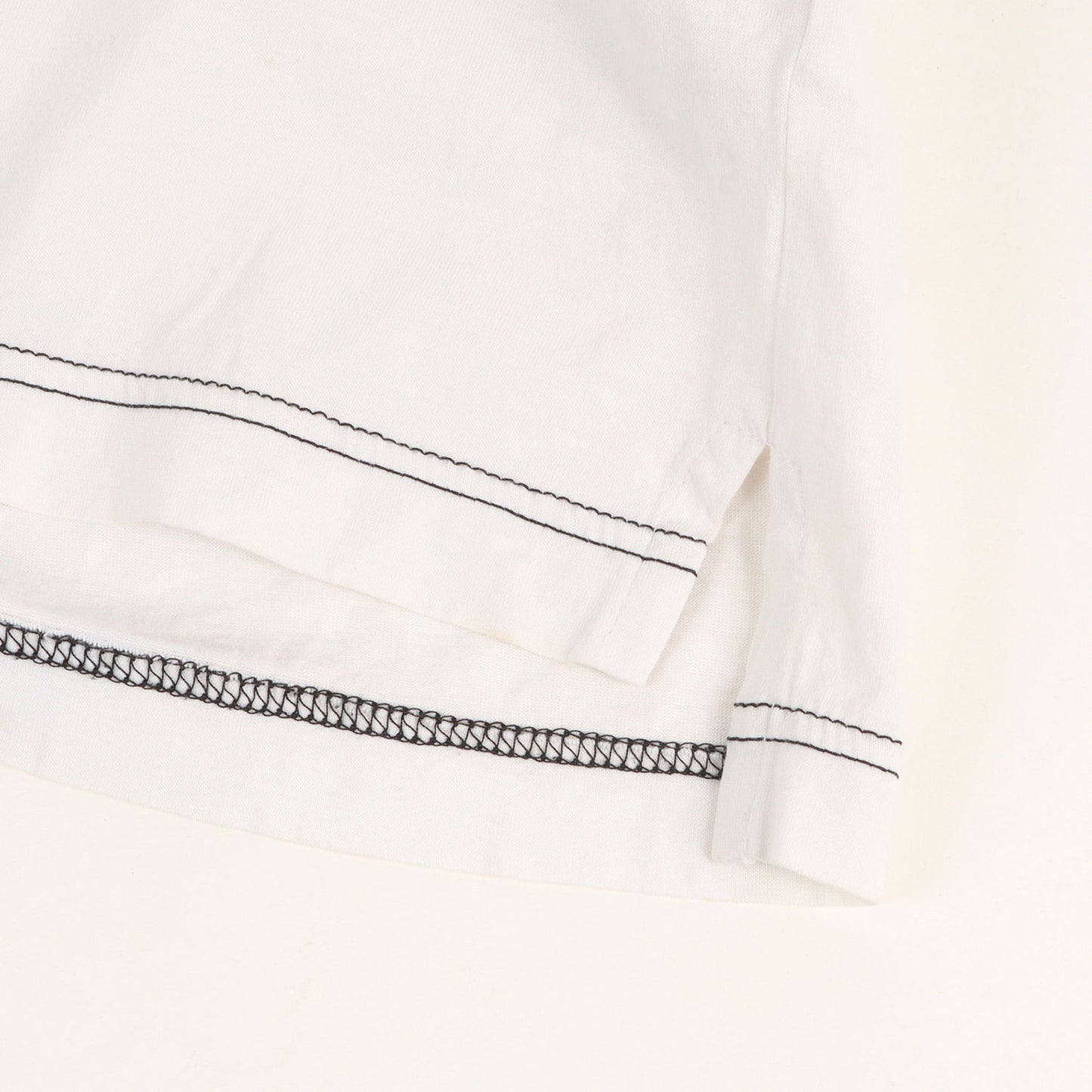 21SS トライアングルロゴプレート付き ナイロンポケット Tシャツ(UJN790 S221 10D3)