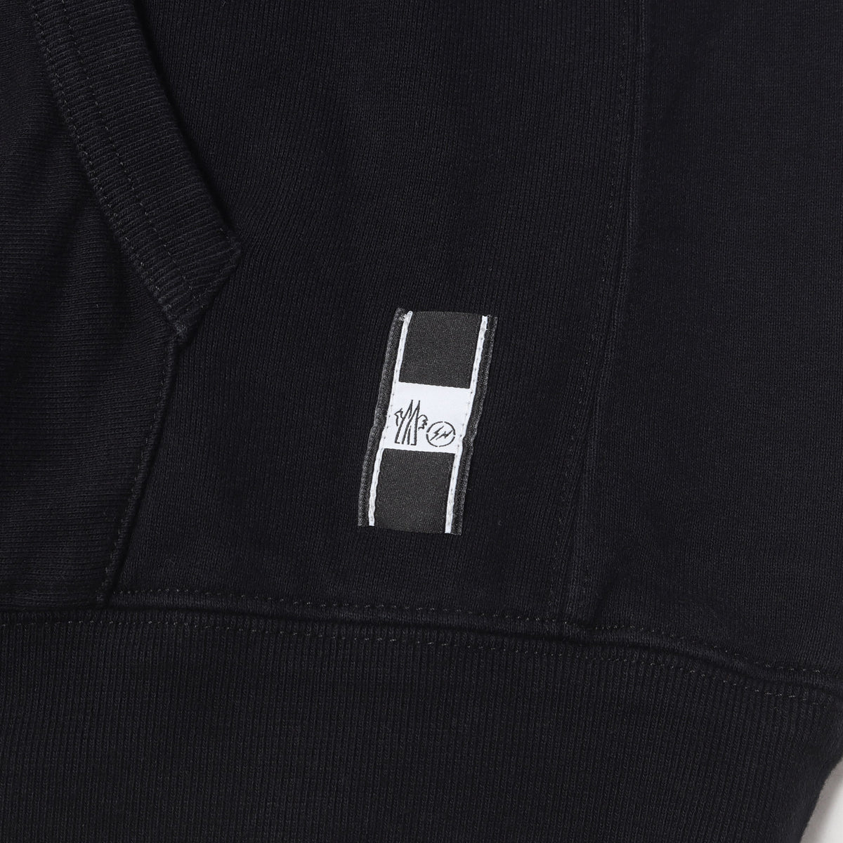 GENIUS 7 ×fragment design ロゴプリント スウェットパーカー