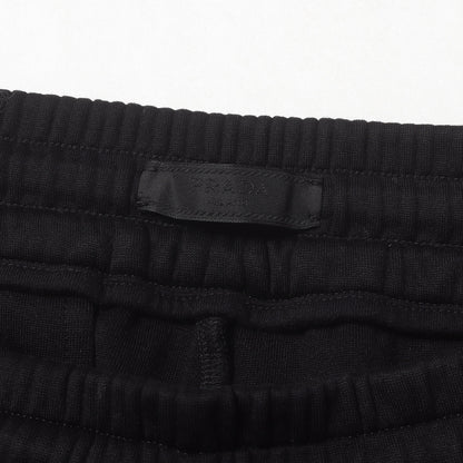 三角ロゴプレート付き Re-Nylon カーゴポケット スウェットパンツ