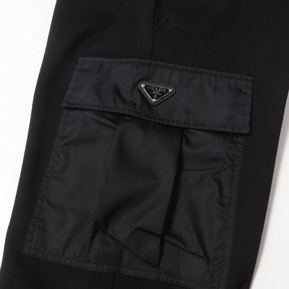 三角ロゴプレート付き Re-Nylon カーゴポケット スウェットパンツ