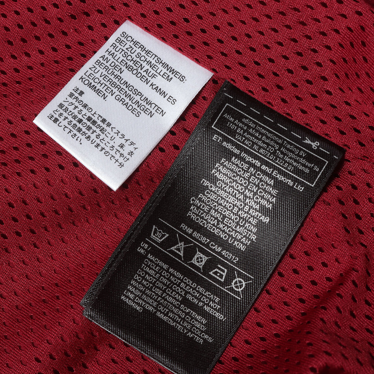 ×adidas オーバーサイズ ナイロン トラックジャケット