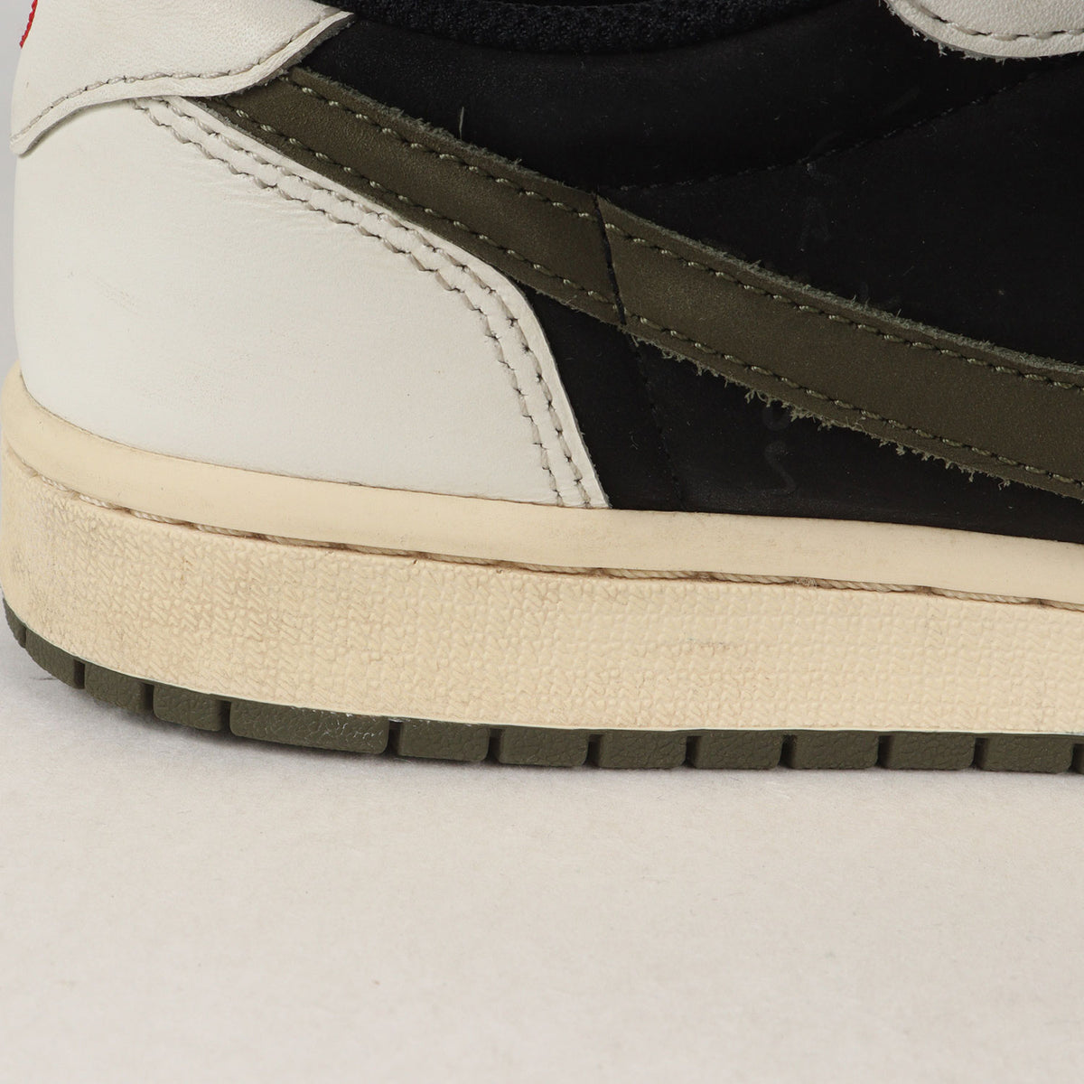 ×Travis Scott WMNS AIR JORDAN 1 LOW OG SP MEDIUM OLIVE (DZ4137-106)