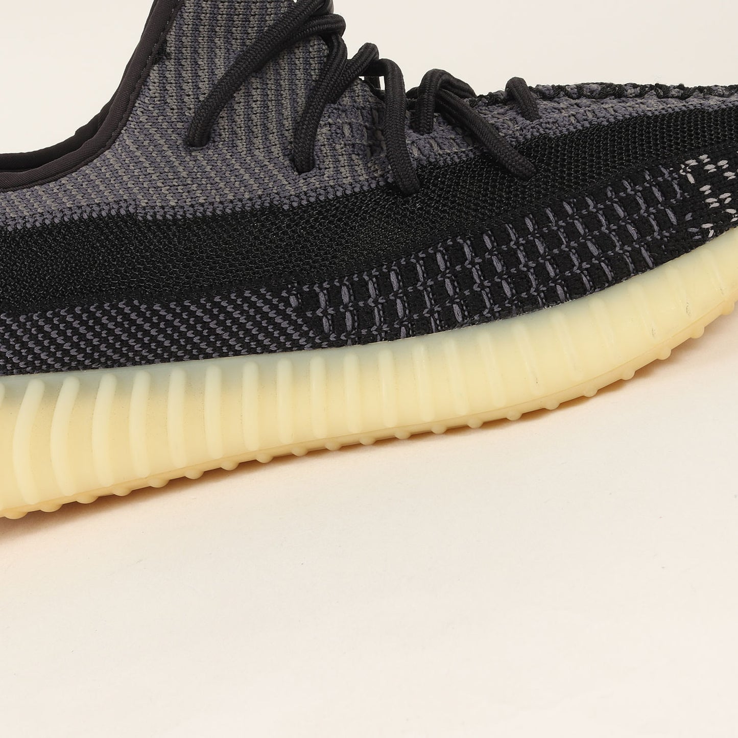 20AW YEEZY BOOST 350 V2 CARBON (FZ5000)