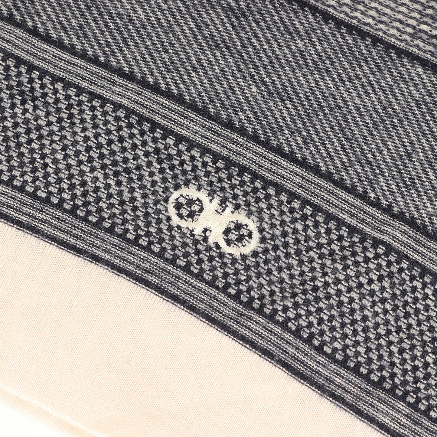 ガンチーニ刺繍 ジャガードボーダー ウールニット