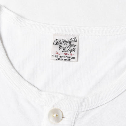 裾ロゴ ヘンリーネック Tシャツ
