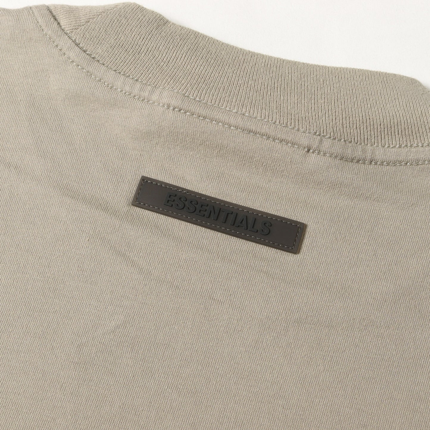 FOG ESSENTIALS ブランドロゴ ロングスリーブ Tシャツ