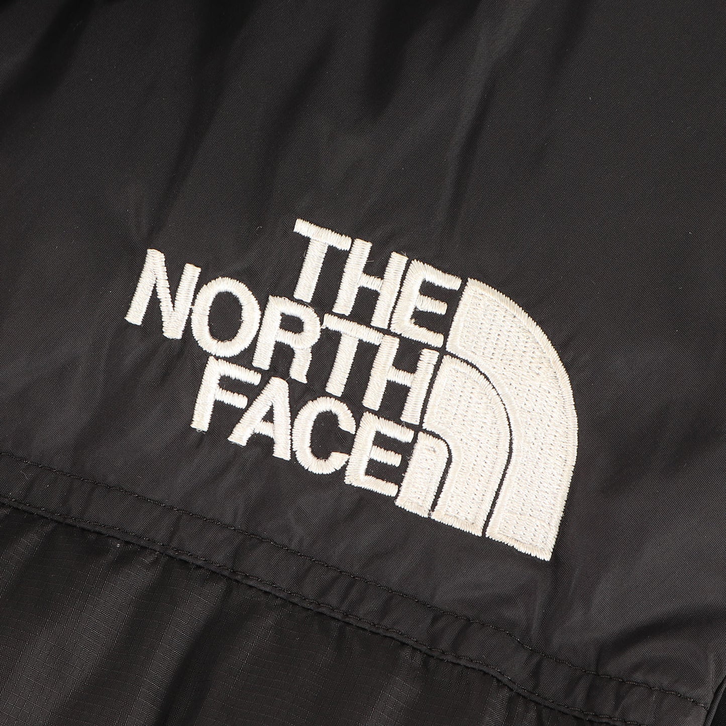 ヌプシ ダウンベスト (Nuptse Vest)