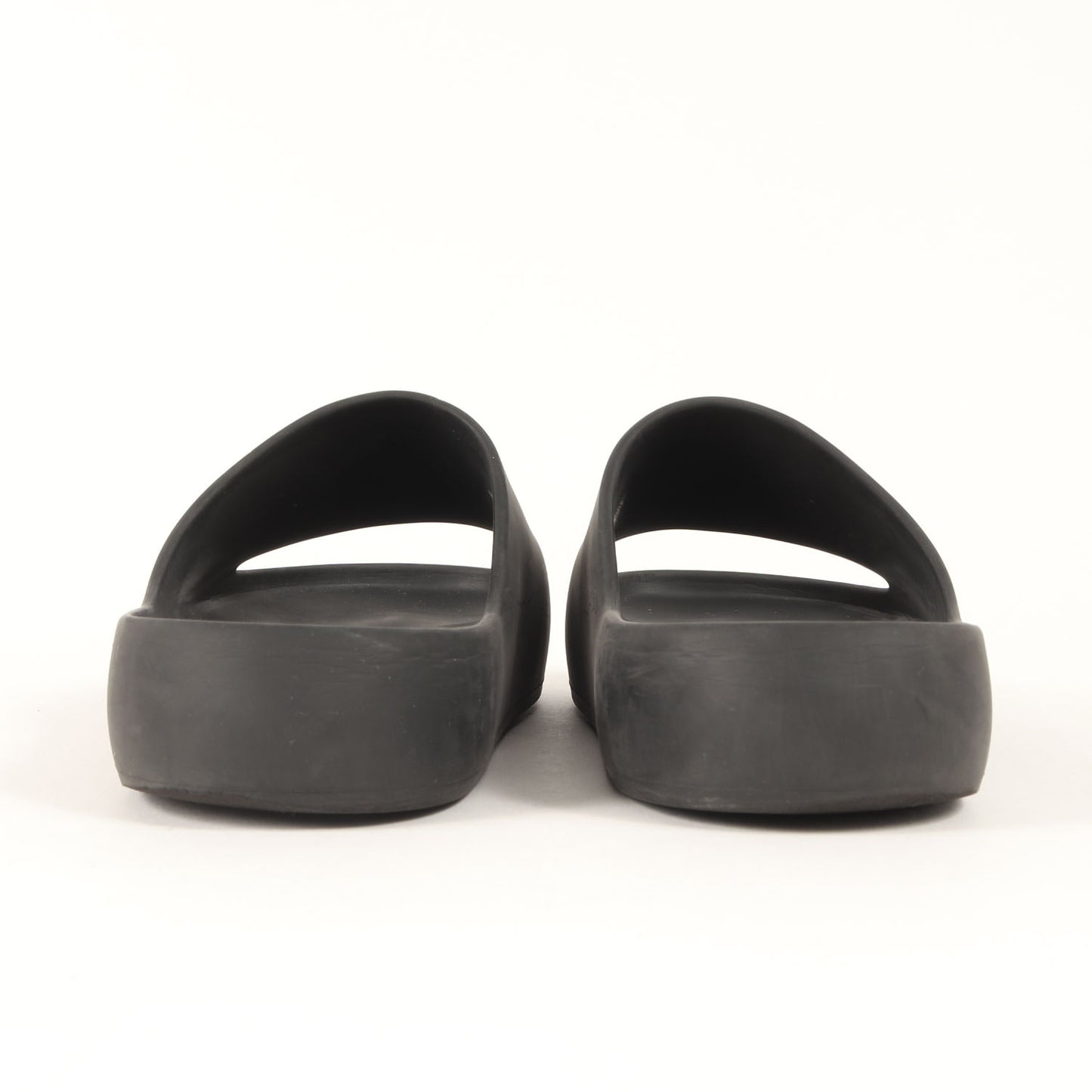 近年モデル ロゴプラークプラットフォーム スライドサンダル