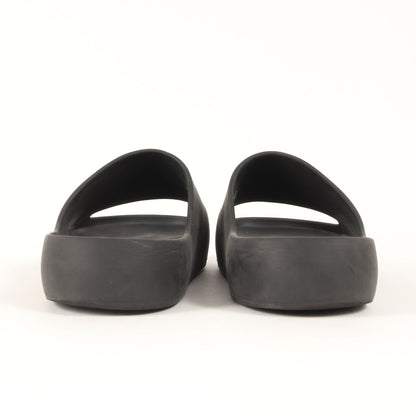 近年モデル ロゴプラークプラットフォーム スライドサンダル