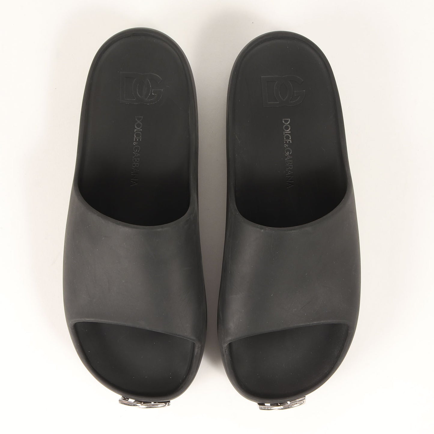 近年モデル ロゴプラークプラットフォーム スライドサンダル