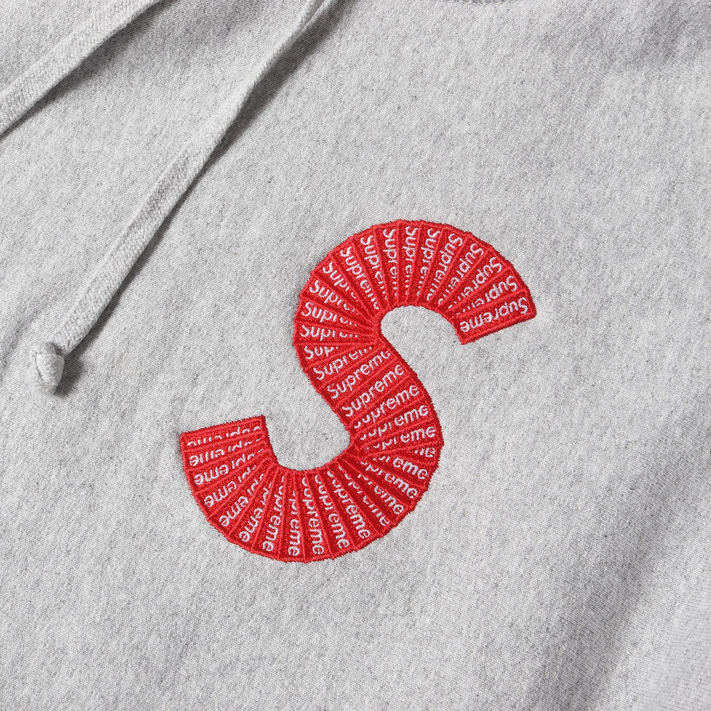 Sロゴ スウェットパーカー(S Logo Hooded Sweatshirt)
