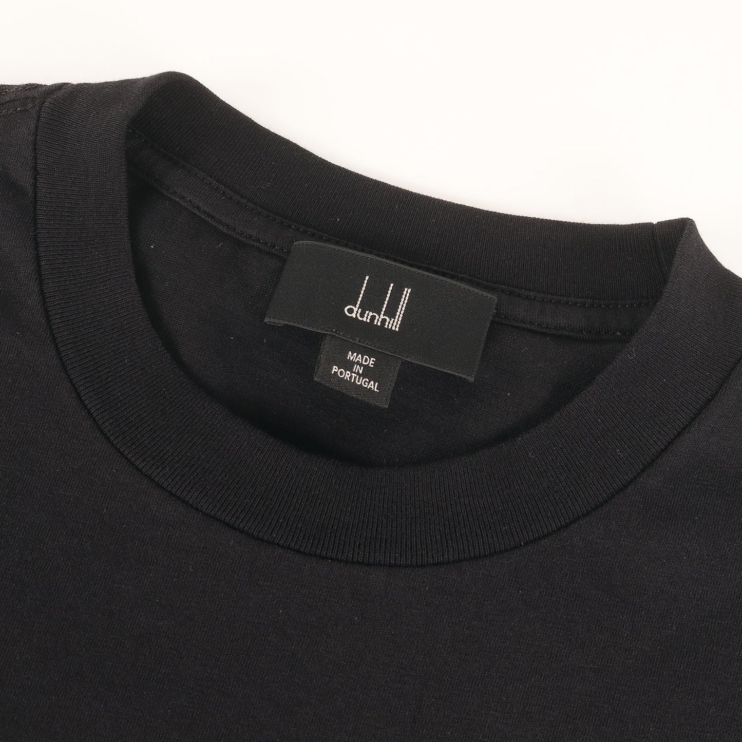近年モデル チェーン刺繍ロゴ クルーネック Tシャツ