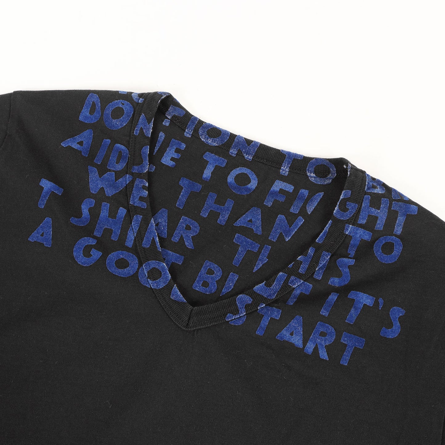 エイズ フロッキープリント Vネック Tシャツ