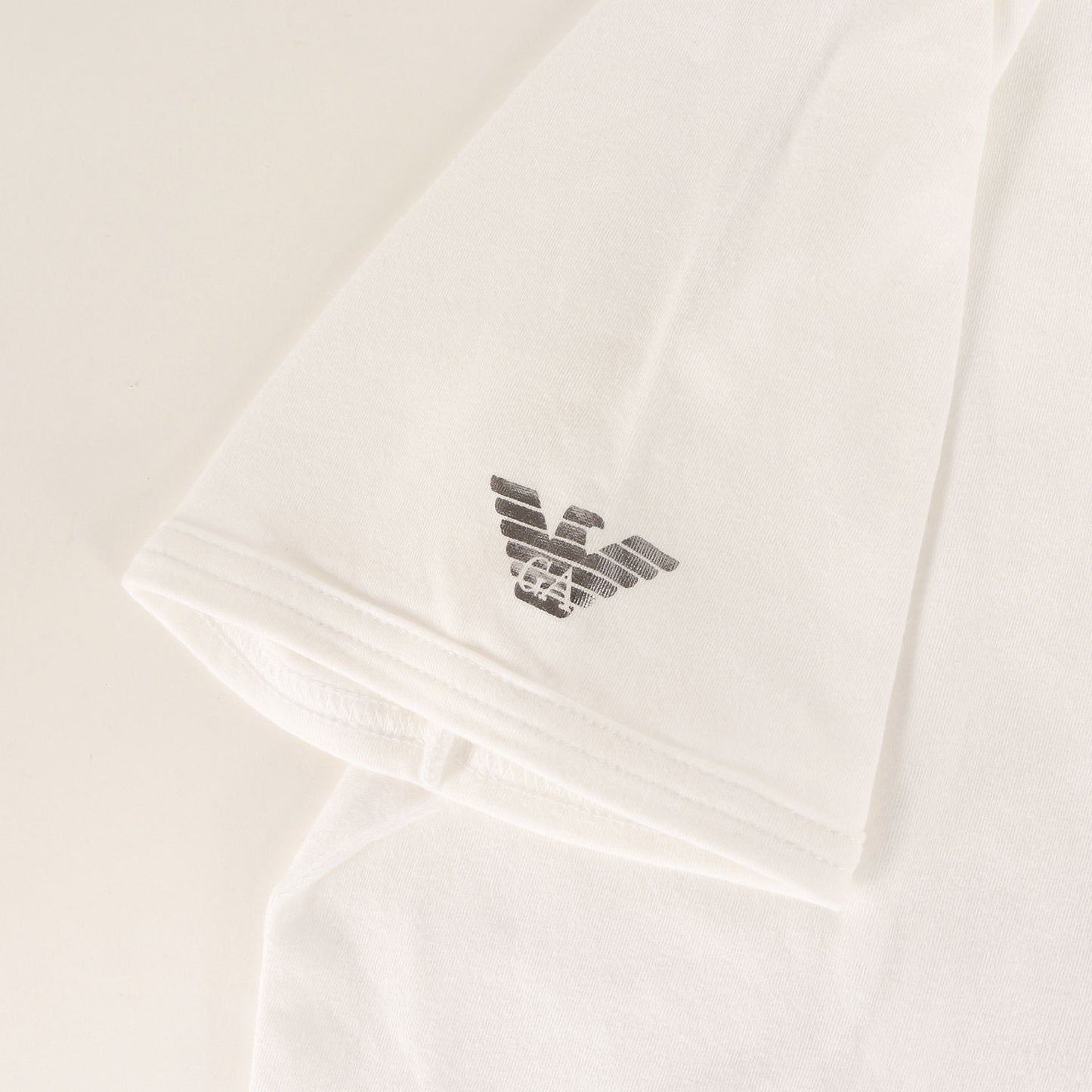箔押しプリント ストレッチ Vネック Tシャツ