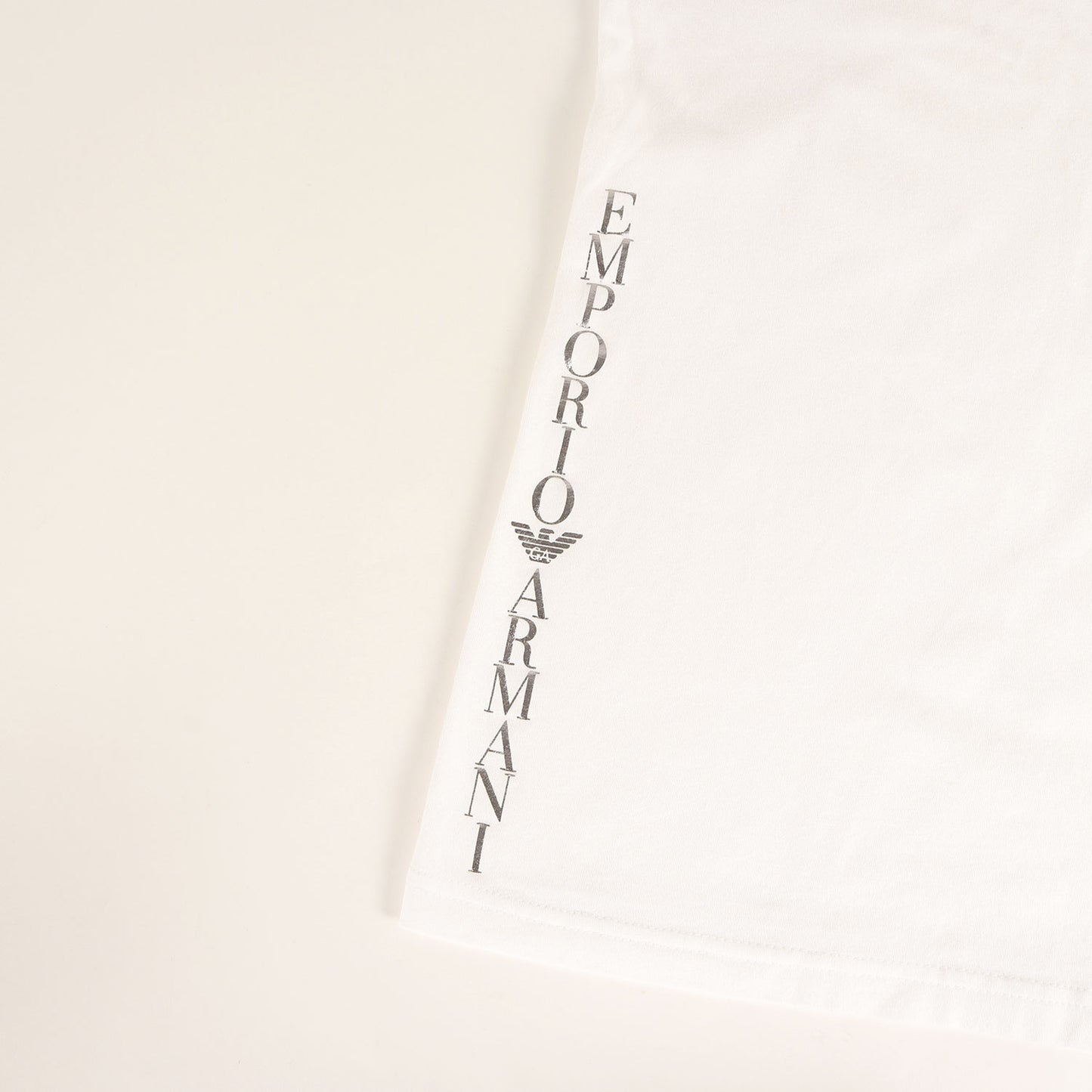 箔押しプリント ストレッチ Vネック Tシャツ
