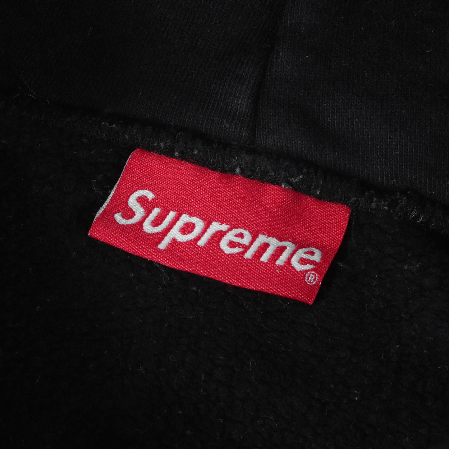 アームロゴ スウェットパーカー(Sideline Hooded Sweatshirt)