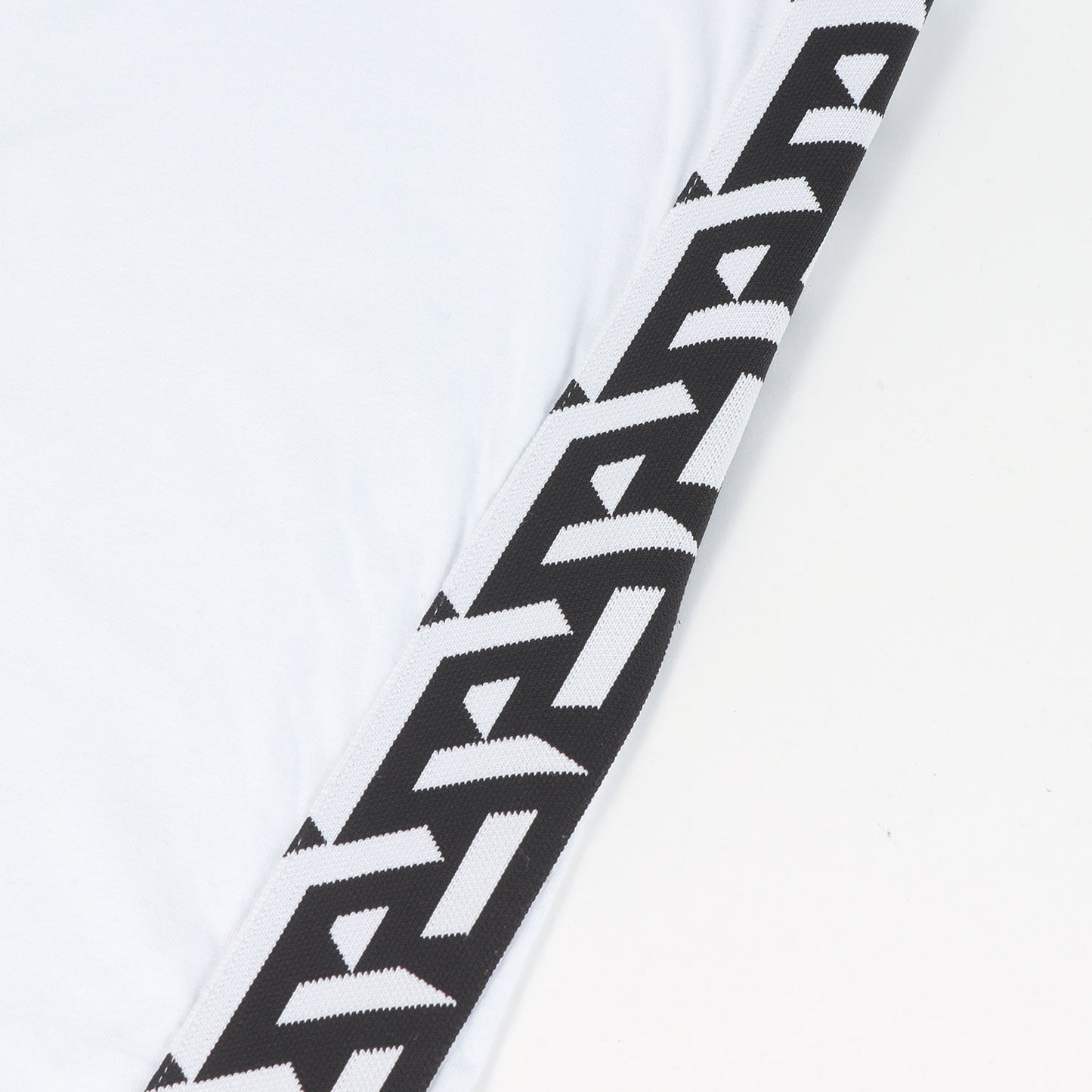 リブデザイン ブランドロゴ Tシャツ(MITCHEL FIT)