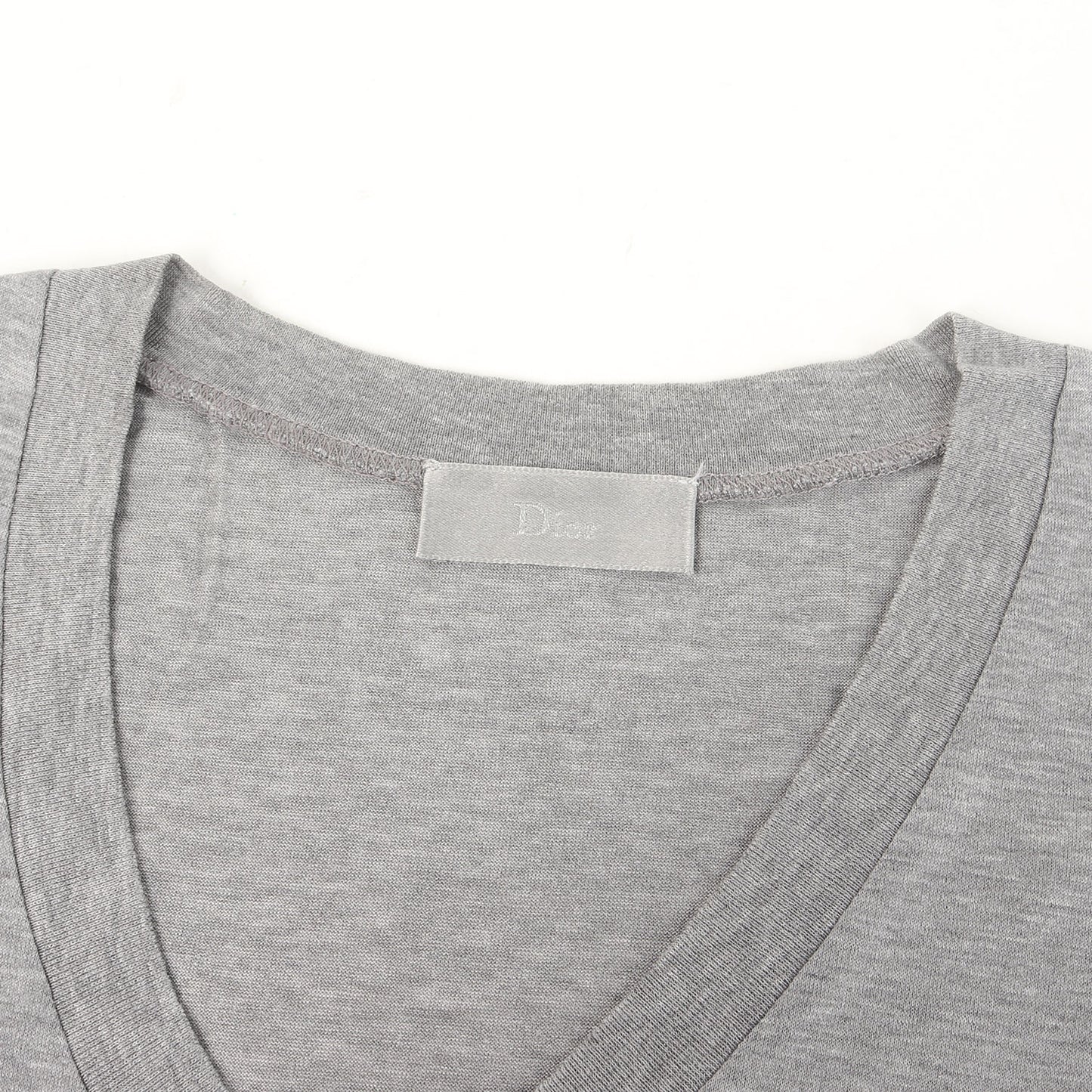 BEE刺繍 Vネック Tシャツ
