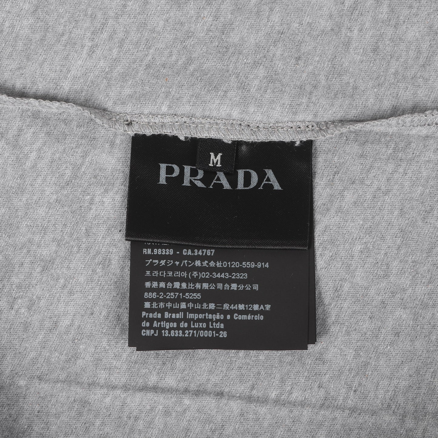 三角ワッペン付き プレーン Vネック Tシャツ