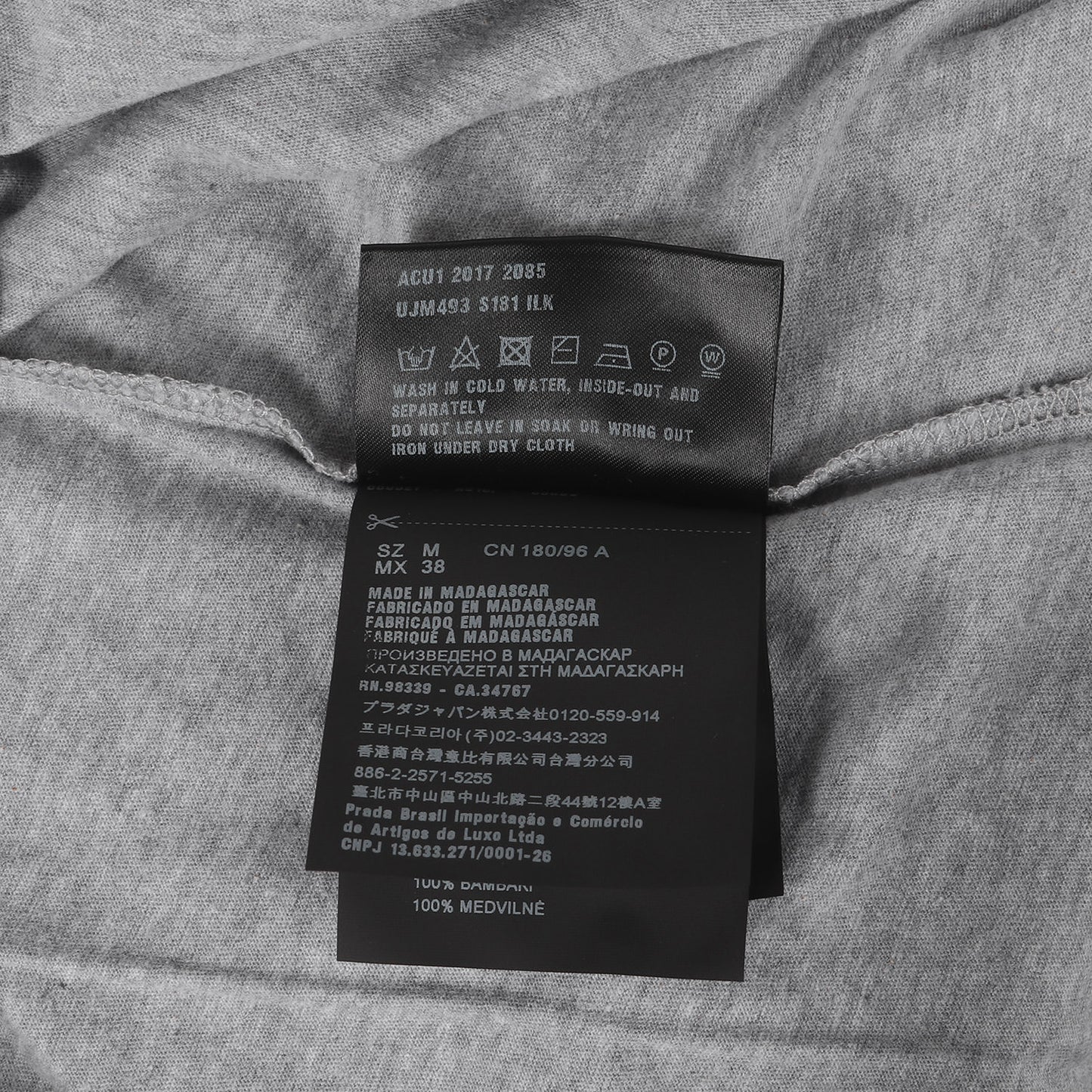 三角ワッペン付き プレーン Vネック Tシャツ