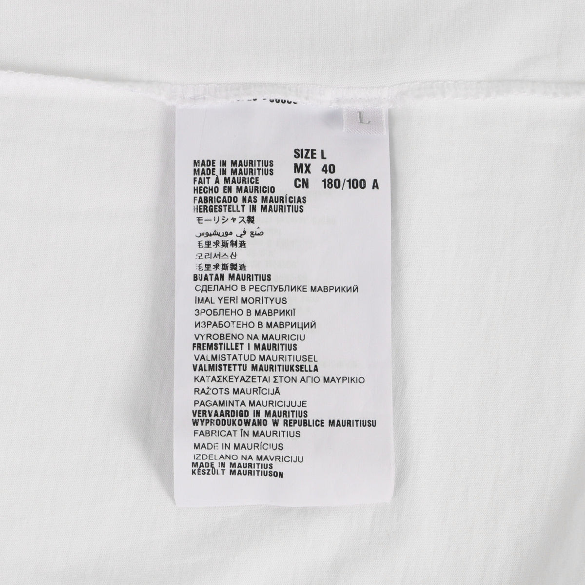 三角パッチ付き Vネック プレーン Tシャツ