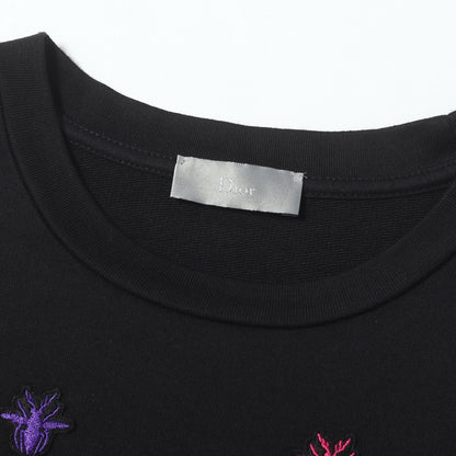 マルチカラー BEEワッペン クルーネック Tシャツ