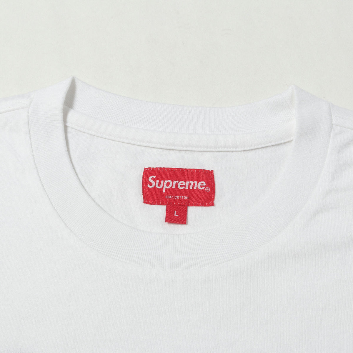 スモールBOXロゴ クルーネック Tシャツ(Small Box Tee)