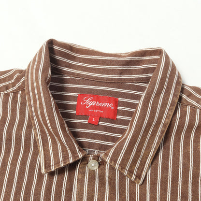 インターナショナルロゴ ストライプ デニム 半袖シャツ(Stripe Denim S/S Shirt)