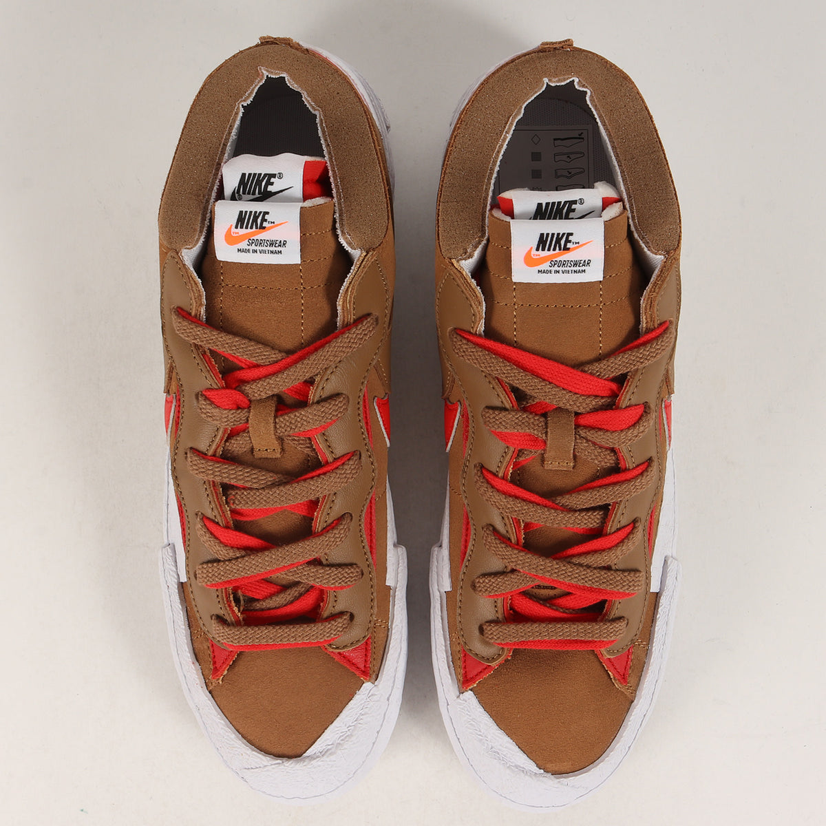 21SS ×NIKE BLAZER LOW (DD1877-200) / SACAI BRITISH TAN ブレザー ロー スニーカー