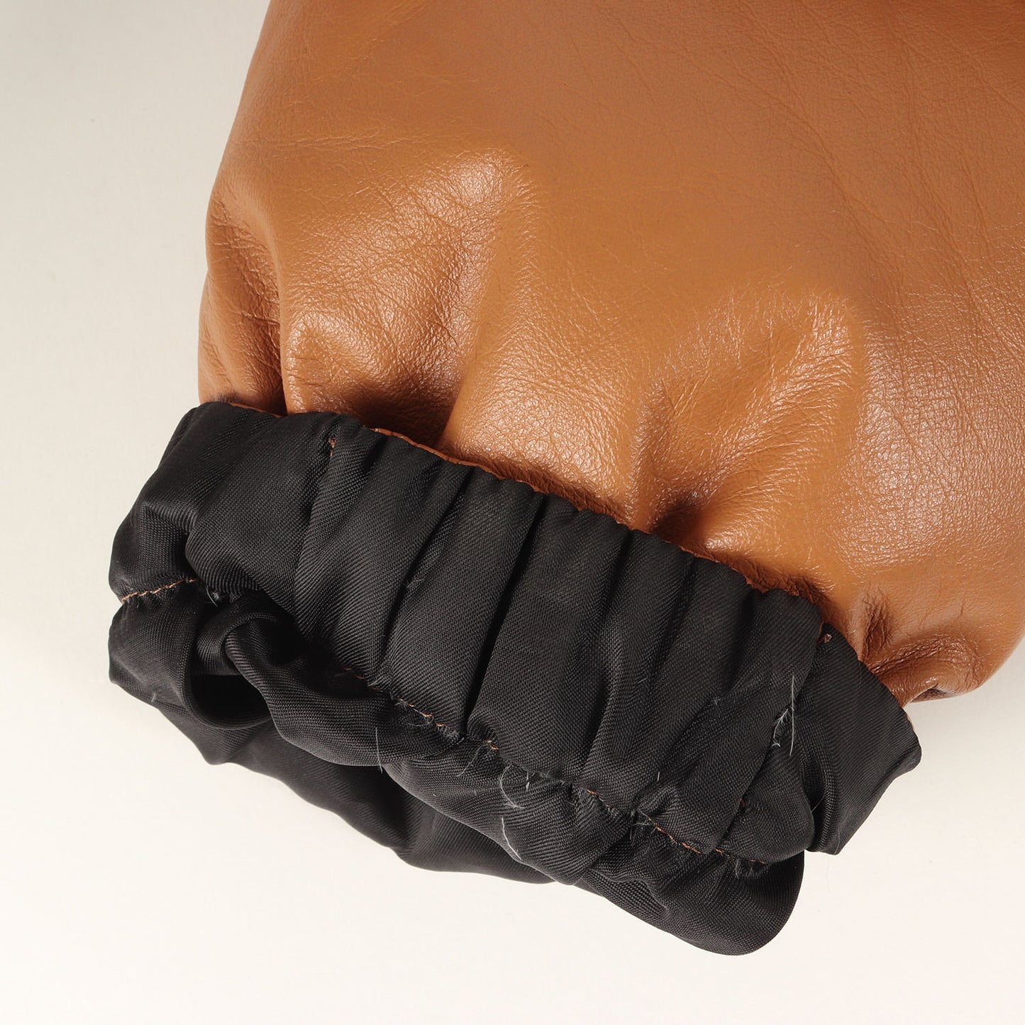 カウハイドレザー ダウンジャケット