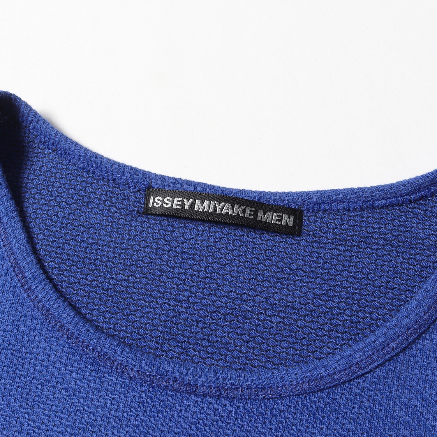 ISSEY MIYAKE (イッセイミヤケ) 刺し子 天竺編み ワッフル バインダーネック Tシャツ (ME71JK183) / MEN -  ブランド古着の通販・買取 | BEEGLE by Boo-Bee