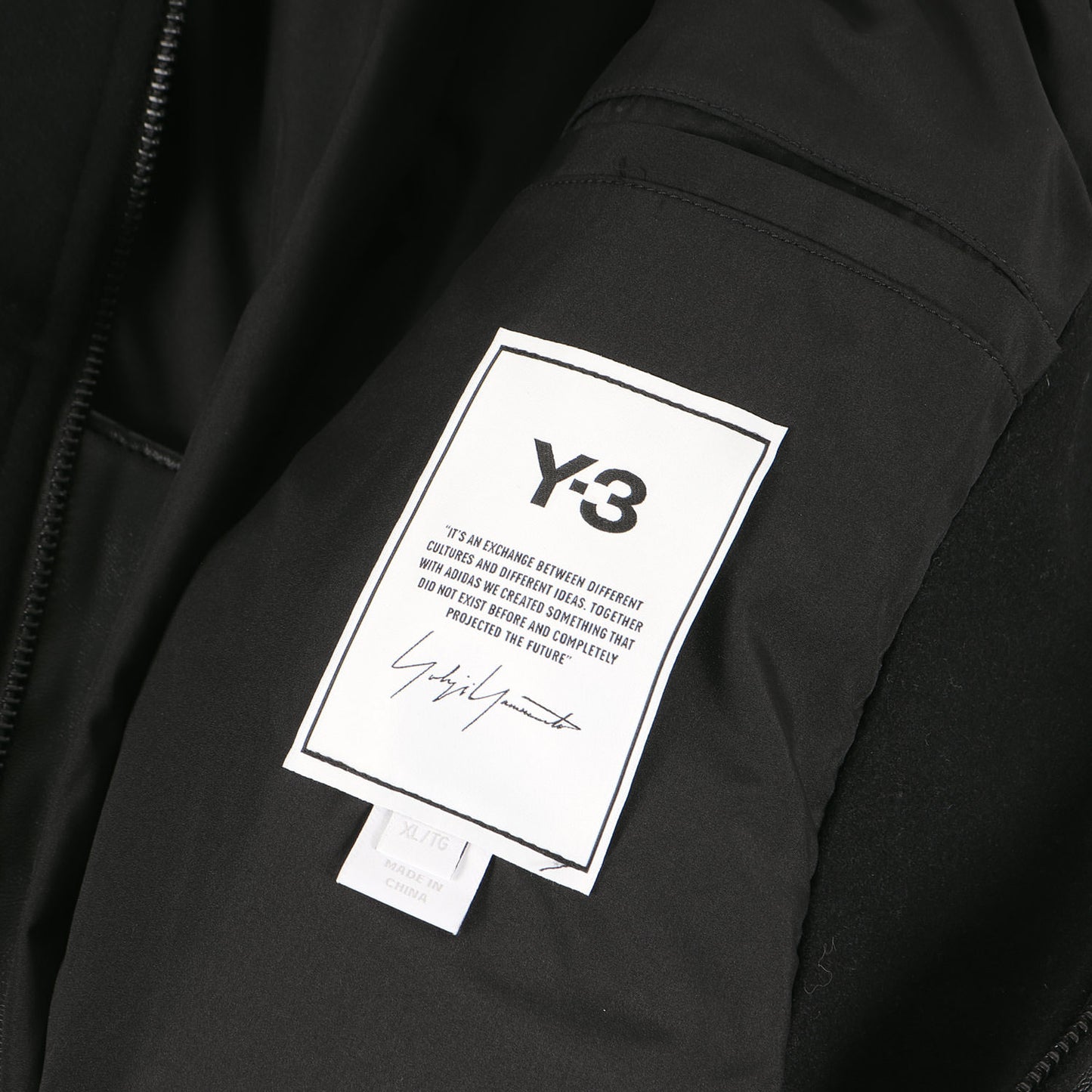 22AW PUレザー スリーブ ライトメルトン ジップ スタジャン (CLASSIC VARISTY JACKET HN4327) / プリマロフト