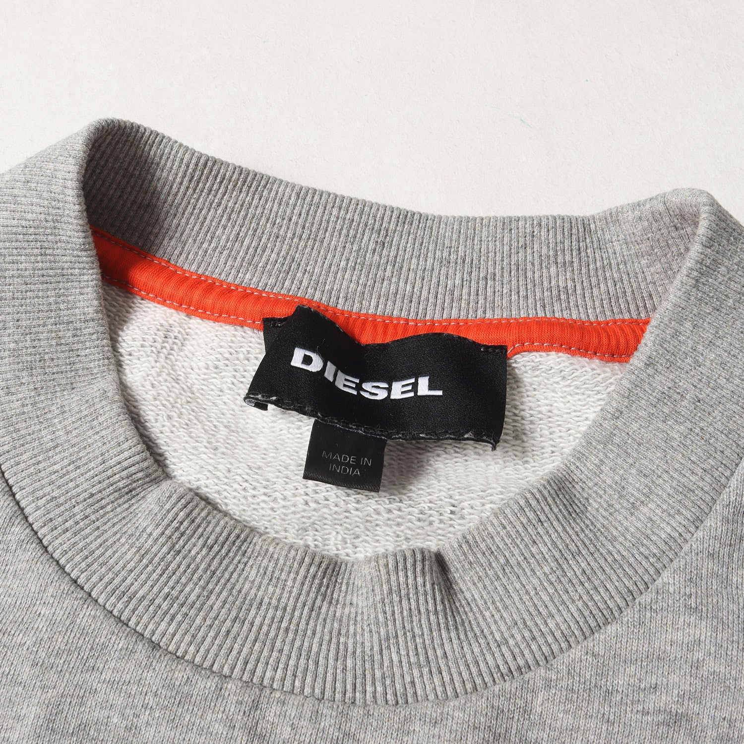 DIESEL (ディーゼル) ダメージ ロゴ デザイン クルーネック スウェット