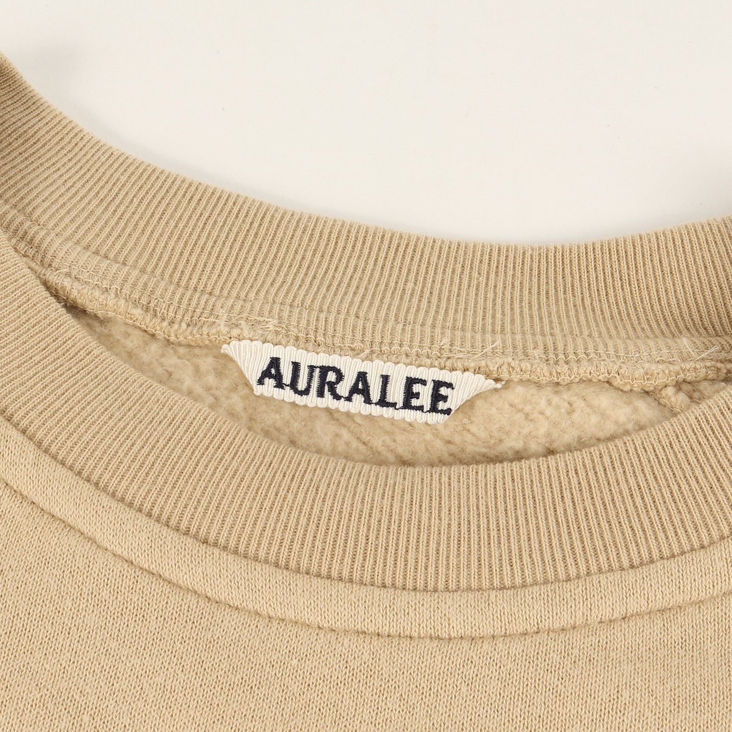 AURALEE (オーラリー) 22AW ラグラン スウェット (FLUFFY SWEAT P/O A22AP01LU) / 裏起毛 –  ブランド古着の通販・買取 | BEEGLE by Boo-Bee