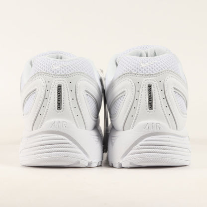 24SS × NIKE AIR PEGASUS 2005 SP (FJ4692-100) / ローカット プラットフォーム スニーカー ランニング シューズ 厚底 定番 ベーシック モード デザイナーズ ドメブラ プリュス ノームコア モノトーン スペシャル